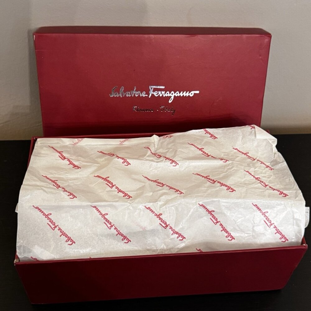 Salvatore Ferragamo Vara Bow Flats Black Patent Leather - Picture 13 of 16